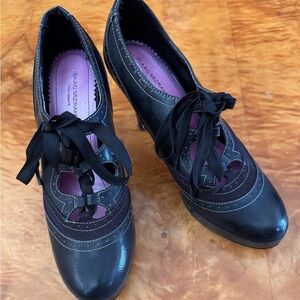 Isaac Mizrahi Black and Purple Heeled Shoes